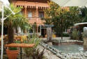 Bed and breakfast a 19th-century building, views over the River Garonne